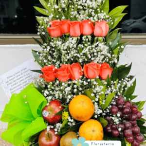 arreglo de flores con frutas