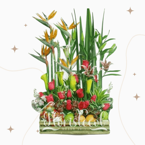 Arreglo Floral con Rosas rojas, orquideas,lirios y frutas